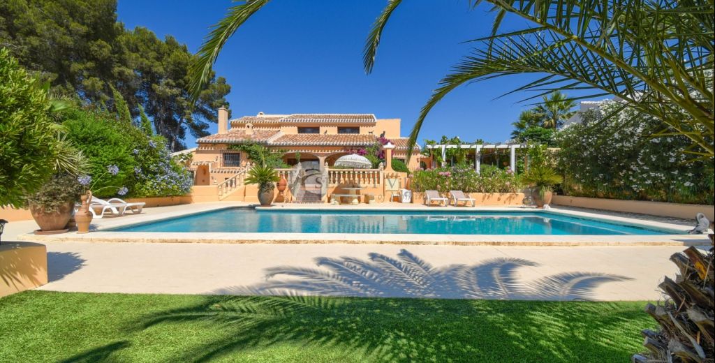 Das versteckte Juwel von Javea: Eine wunderschöne Villa im Finca-Stil mit privatem Pool, mediterranem Garten und Blick auf die Landschaft