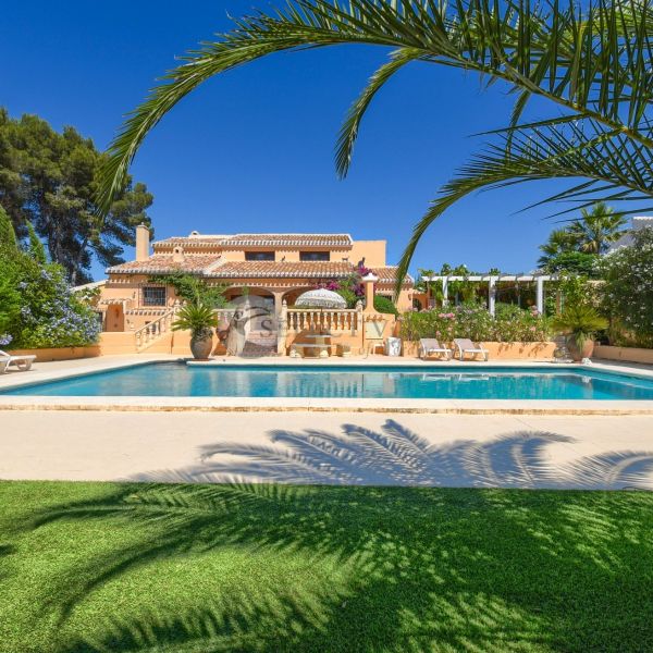 Das versteckte Juwel von Javea: Eine wunderschöne Villa im Finca-Stil mit privatem Pool, mediterranem Garten und Blick auf die Landschaft