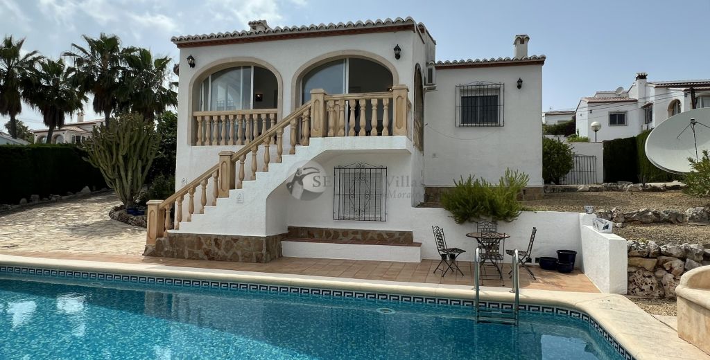 Aufwachen in Ihrem neuen Zuhause in der Sonne: Villa zum Verkauf in Benitachell mit atemberaubender Aussicht