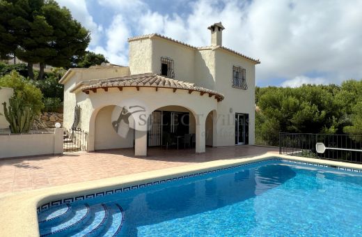 Villa mit Meerblick in Cumbre del Sol zu verkaufen